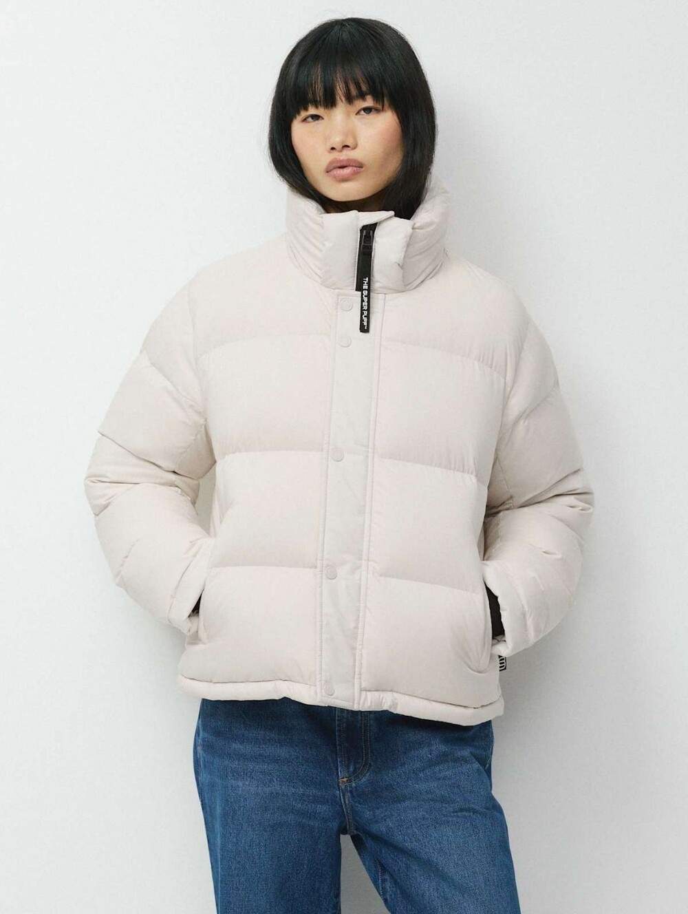 Aritzia Super Puff Shorty - Matte Pearl - Large